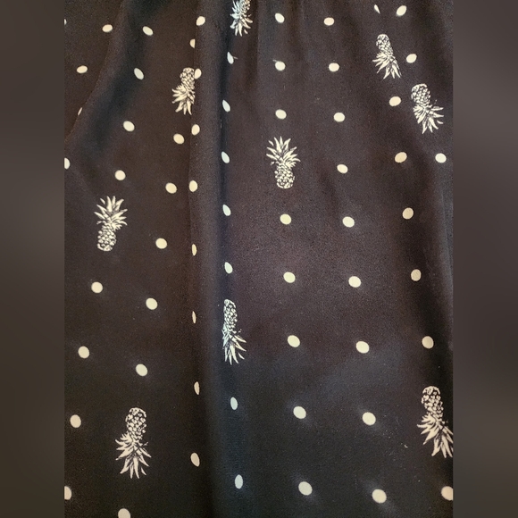 Torrid Black and White Polka Dot Blouse with Pineapples 🍍 2xl - Picture 2 of 4